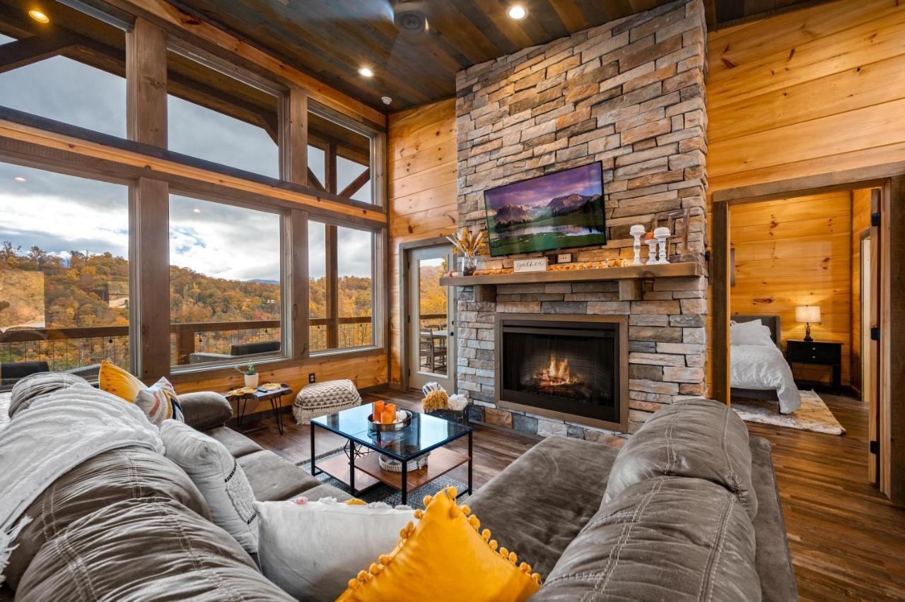 The Overlook '21 Cabin: Scenic Views with Hot Tub and Game Room Gatlinburg Exterior photo