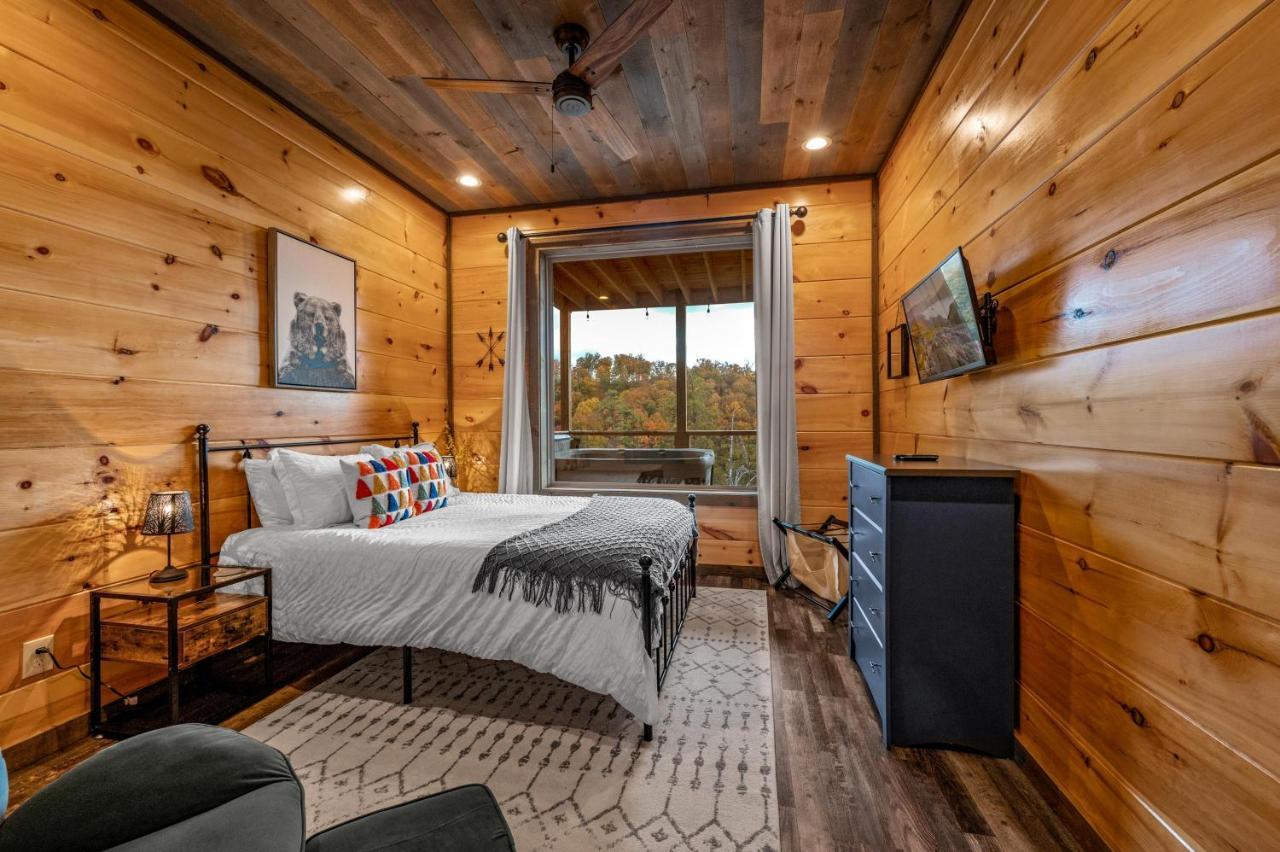 The Overlook '21 Cabin: Scenic Views with Hot Tub and Game Room Gatlinburg Exterior photo