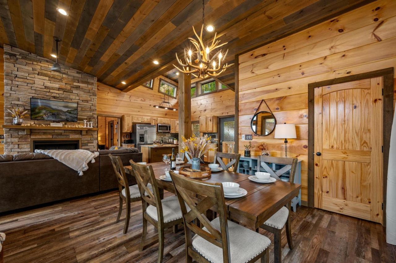 The Overlook '21 Cabin: Scenic Views with Hot Tub and Game Room Gatlinburg Exterior photo