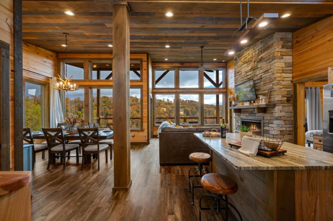 The Overlook '21 Cabin: Scenic Views with Hot Tub and Game Room Gatlinburg Exterior photo