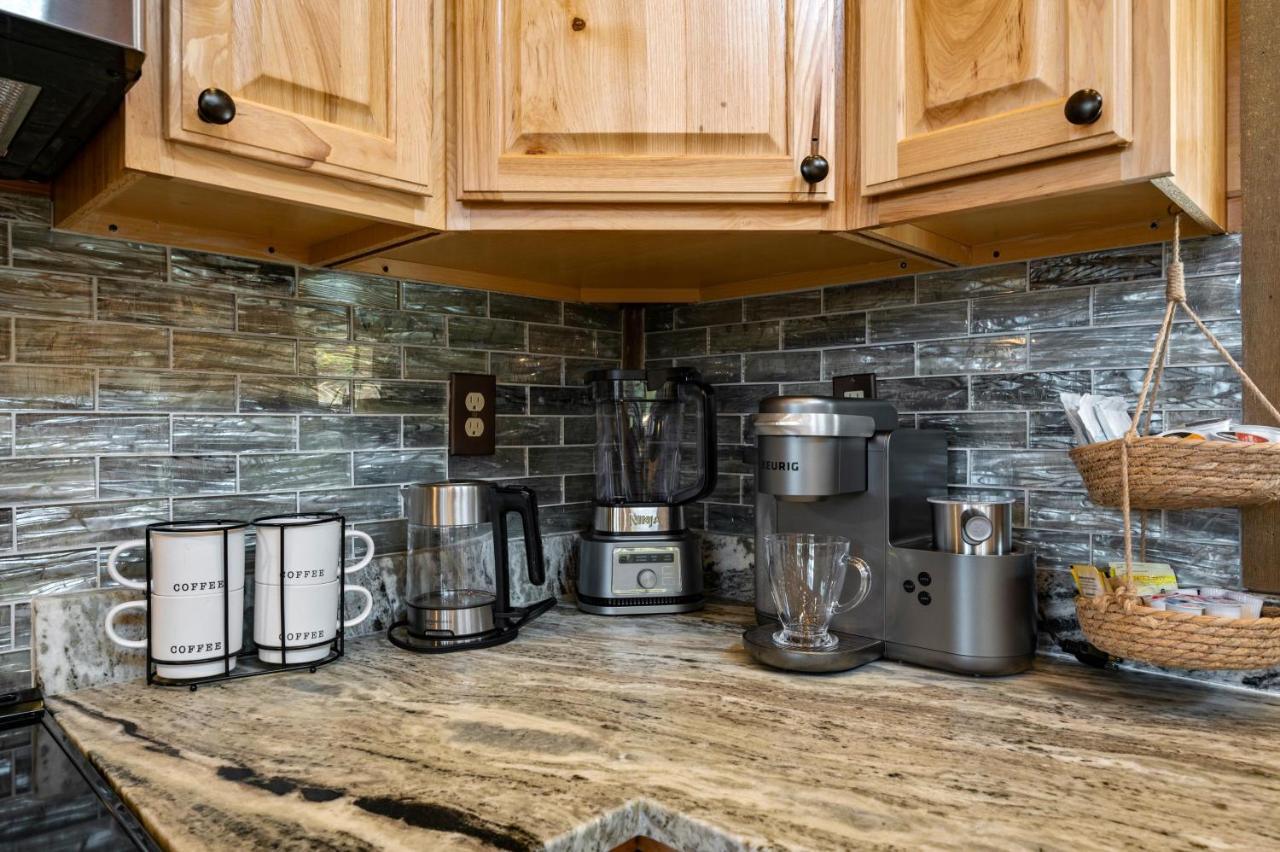The Overlook '21 Cabin: Scenic Views with Hot Tub and Game Room Gatlinburg Exterior photo