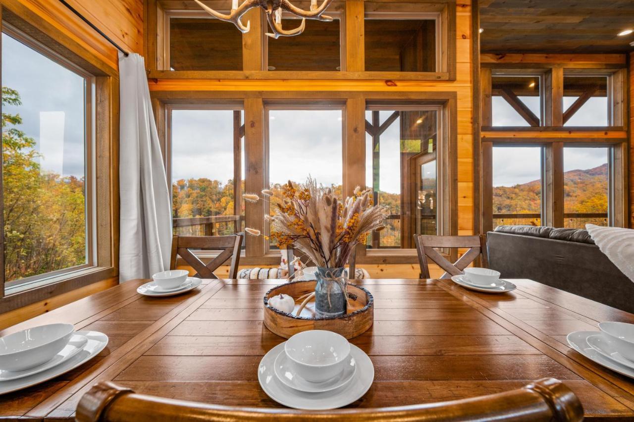 The Overlook '21 Cabin: Scenic Views with Hot Tub and Game Room Gatlinburg Exterior photo