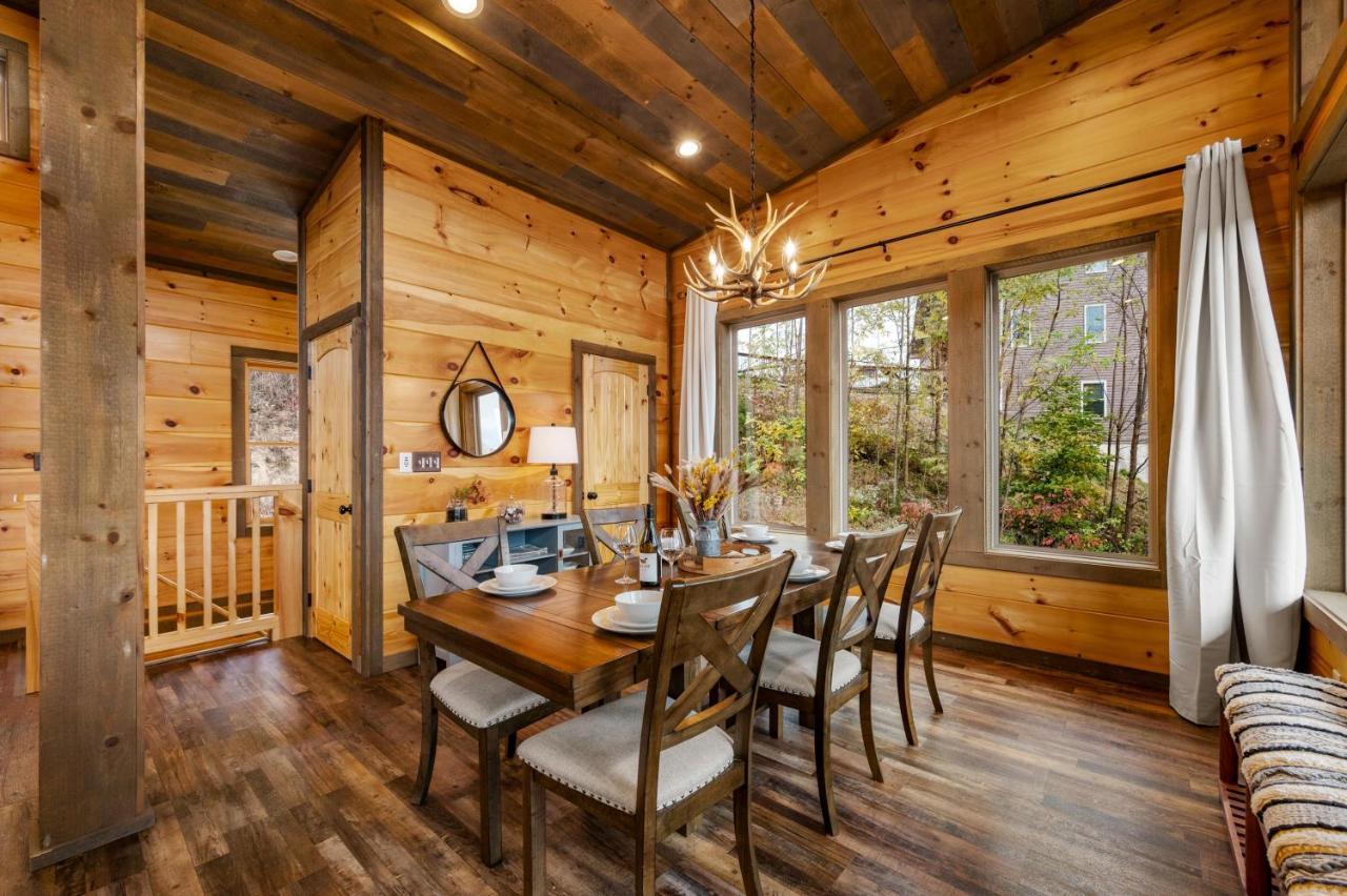 The Overlook '21 Cabin: Scenic Views with Hot Tub and Game Room Gatlinburg Exterior photo