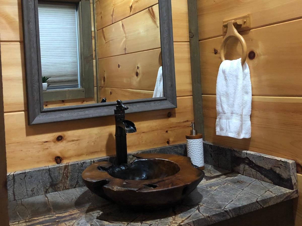 The Overlook '21 Cabin: Scenic Views with Hot Tub and Game Room Gatlinburg Exterior photo